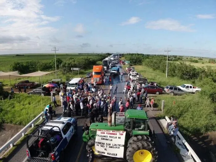 Huelga nacional: productores agrícolas bloquean carreteras en México para exigir apoyos y precios justos