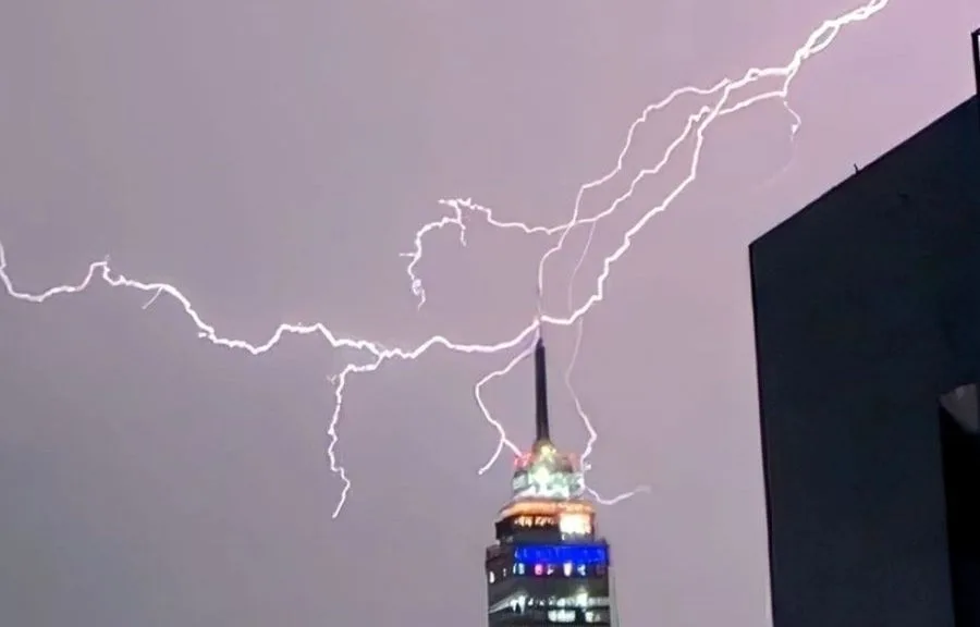 AICM reanuda operaciones tras tormenta eléctrica y genera retrasos
