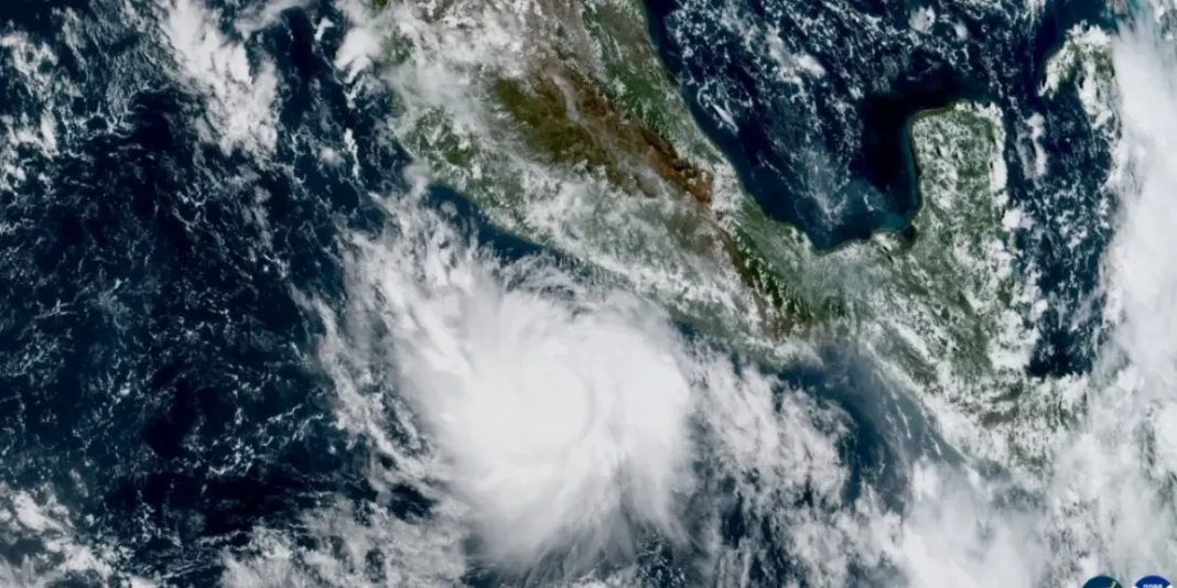 Lluvias intensas por Polo y Dieciocho-E en México este domingo