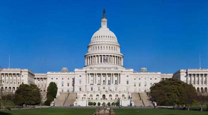 Elecciones intermedias de Estados Unidos 2026: guía de qué se vota y quién puede ganar Fachada del Capitolio de Estados Unidos en Washington