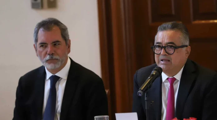 9.2 billones de pesos y 3.9% de déficit: lo que el Paquete Económico 2027 le va a pedir a cada mexicano 9.2 billones de pesos y 3.9% de déficit: lo que el Paquete Económico 2027 le va a pedir a cada mexicano