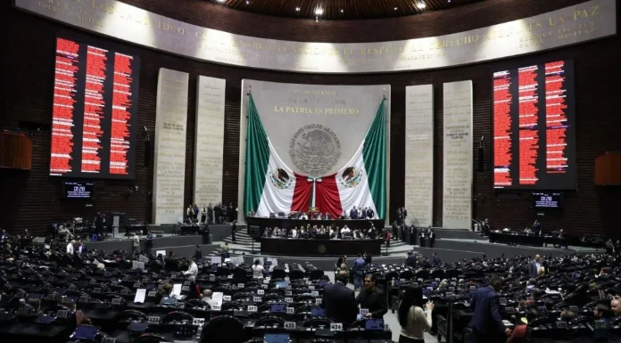 Ley Antimemes: son dos reformas distintas, qué aprobó cada cámara y si te pueden multar Pleno de la Cámara de Diputados durante la votación de la Ley Antimemes