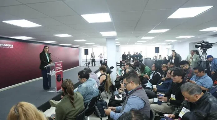 Operación cicatriz de Morena: cómo se reparten las alcaldías entre los que perdieron la encuesta Ariadna Montiel en conferencia en la sede nacional de Morena