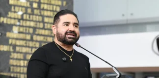 “Paga todo en efectivo”: lo que dice Francisco Sánchez y lo que sí dice la Ley de Economía Digital Diputado Francisco Sánchez habla en tribuna contra la prohibición del efectivo