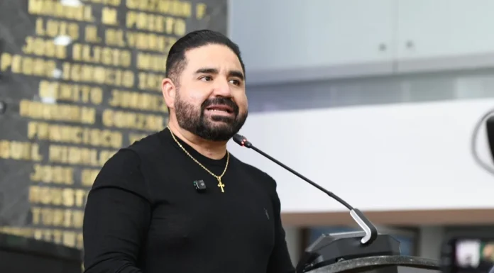“Paga todo en efectivo”: lo que dice Francisco Sánchez y lo que sí dice la Ley de Economía Digital Diputado Francisco Sánchez habla en tribuna contra la prohibición del efectivo