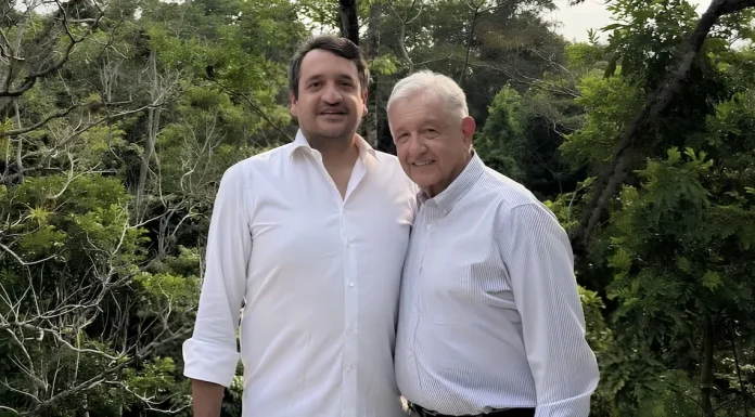 Los hijos de AMLO: qué está documentado, qué es acusación y qué respondieron Andy López Beltrán con su padre, Andrés Manuel López Obrador