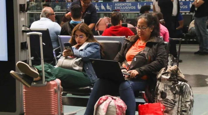 Vuelo retrasado o cancelado: lo que te debe la aerolínea por ley (y cómo reclamarlo) Vuelo retrasado o cancelado: lo que te debe la aerolínea por ley (y cómo reclamarlo)